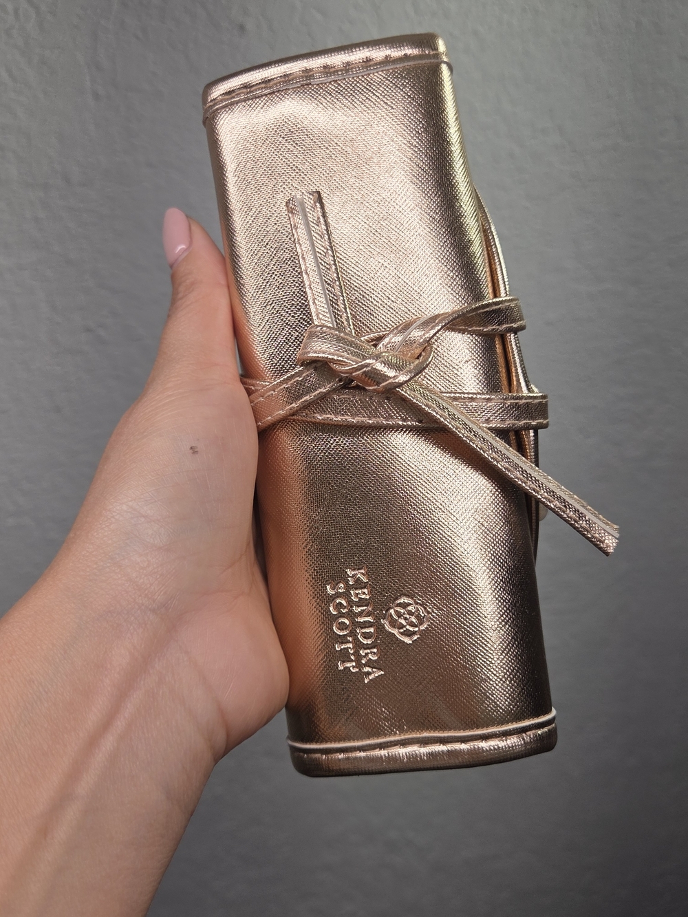 Kendra Scott Metallic Rose Gold Travel Jewelry Roll Organizer